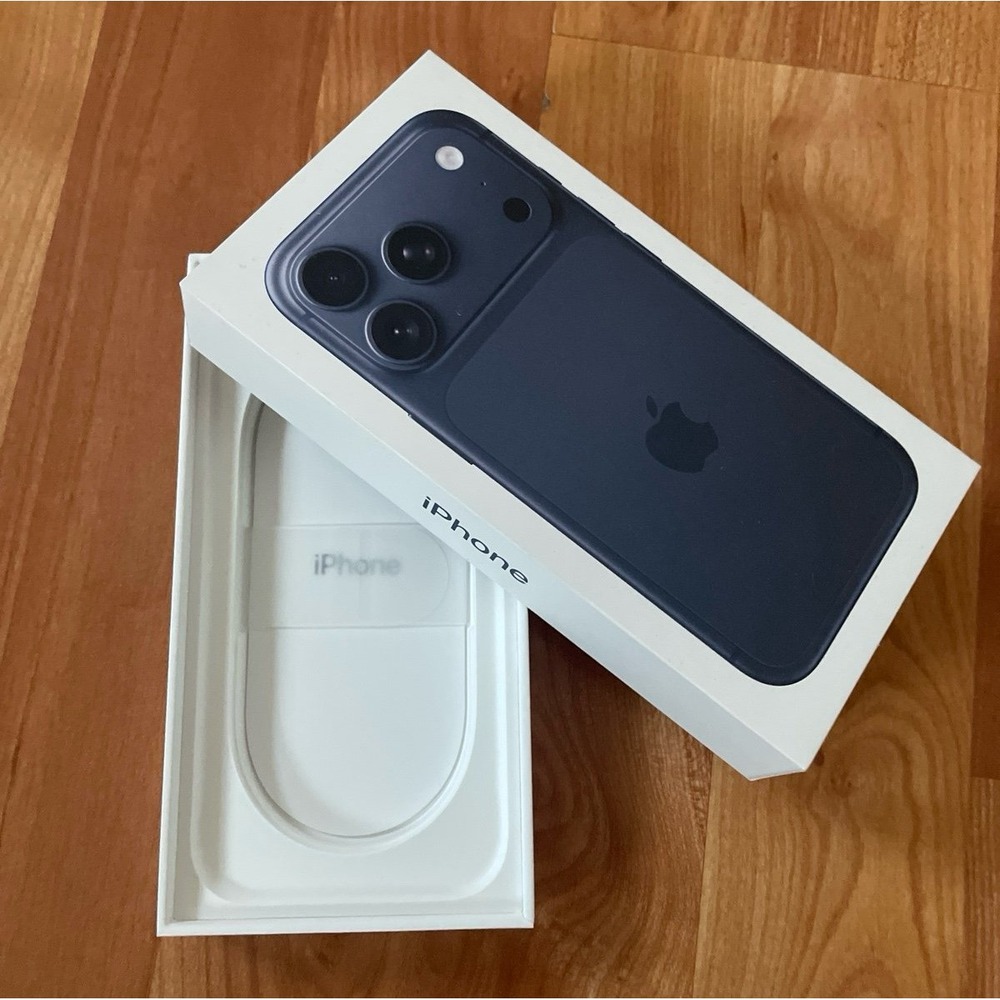 Apple iPhone 17 Pro empty‎ Box - Picture 2 of 2